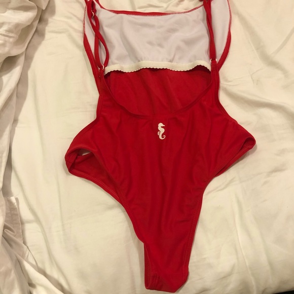 Red one piece - Picture 6 of 7